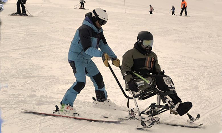 Actividades de esquí y snowboard adaptado de la Fundación