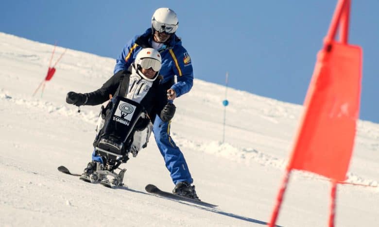 Actividades de esquí y snowboard adaptado de la Fundación